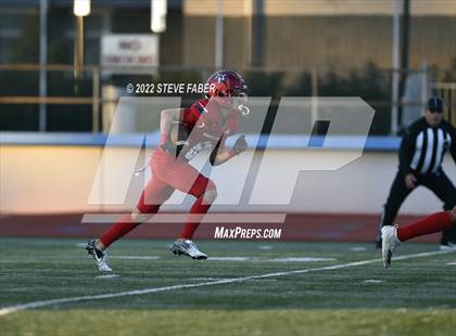 Thumbnail 3 in Richland @ Kennedy Catholic [WIAA 4A State Playoff Round 1] photogallery.