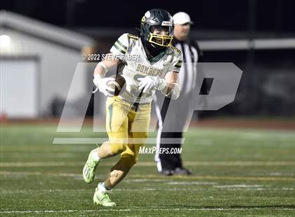 Thumbnail 3 in Richland @ Kennedy Catholic [WIAA 4A State Playoff Round 1] photogallery.