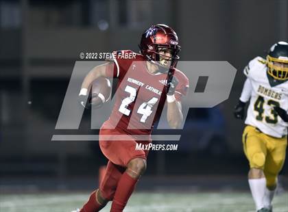 Thumbnail 1 in Richland @ Kennedy Catholic [WIAA 4A State Playoff Round 1] photogallery.