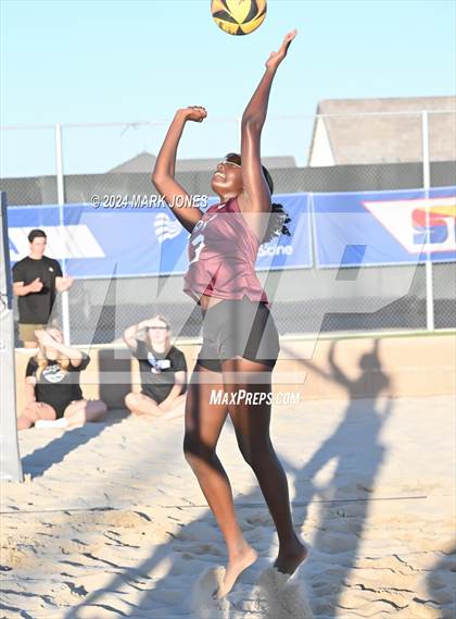 Thumbnail 3 in O'Connor vs. Mountain Ridge (AIA DI Pairs Round 1 Playoff) photogallery.