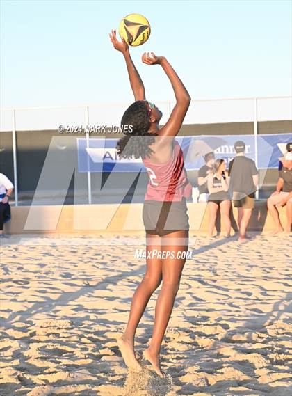 Thumbnail 3 in O'Connor vs. Mountain Ridge (AIA DI Pairs Round 1 Playoff) photogallery.