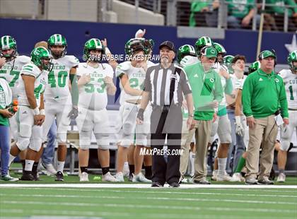Thumbnail 2 in Pleasant Grove vs. Cuero (UIL 4A Division 2 Championship) photogallery.