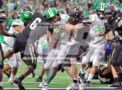 Thumbnail 3 in Pleasant Grove vs. Cuero (UIL 4A Division 2 Championship) photogallery.
