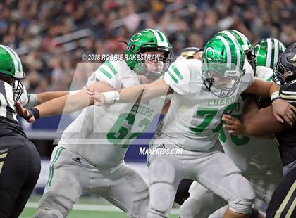 Thumbnail 2 in Pleasant Grove vs. Cuero (UIL 4A Division 2 Championship) photogallery.