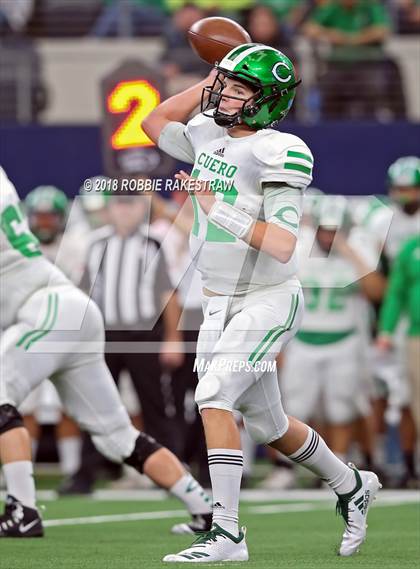 Thumbnail 2 in Pleasant Grove vs. Cuero (UIL 4A Division 2 Championship) photogallery.