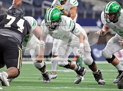 Thumbnail 3 in Pleasant Grove vs. Cuero (UIL 4A Division 2 Championship) photogallery.