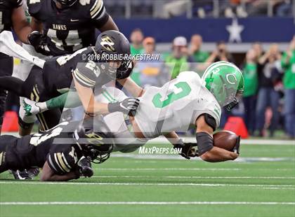 Thumbnail 3 in Pleasant Grove vs. Cuero (UIL 4A Division 2 Championship) photogallery.