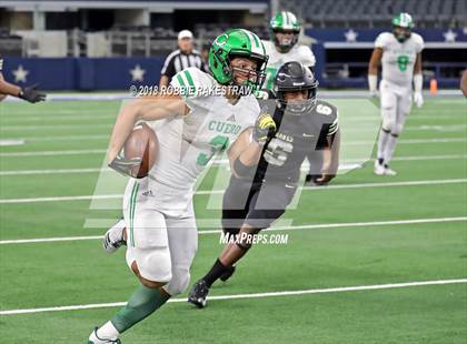 Thumbnail 2 in Pleasant Grove vs. Cuero (UIL 4A Division 2 Championship) photogallery.