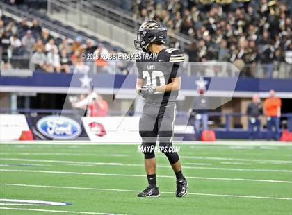 Thumbnail 2 in Pleasant Grove vs. Cuero (UIL 4A Division 2 Championship) photogallery.