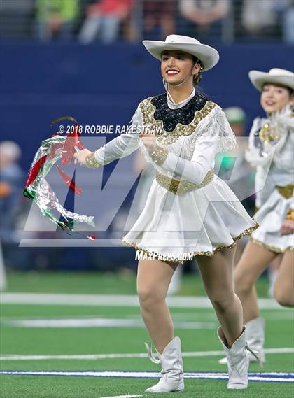 Thumbnail 2 in Pleasant Grove vs. Cuero (UIL 4A Division 2 Championship) photogallery.
