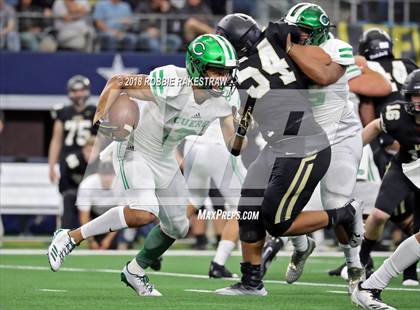 Thumbnail 2 in Pleasant Grove vs. Cuero (UIL 4A Division 2 Championship) photogallery.