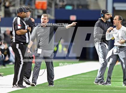 Thumbnail 2 in Pleasant Grove vs. Cuero (UIL 4A Division 2 Championship) photogallery.