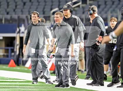 Thumbnail 2 in Pleasant Grove vs. Cuero (UIL 4A Division 2 Championship) photogallery.