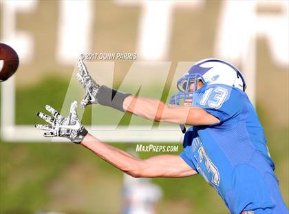 Thumbnail 1 in San Dimas vs. Bonita (Smudge Pot Game) photogallery.