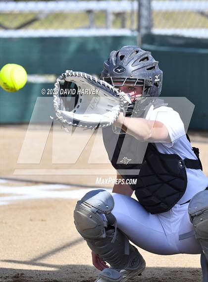 Thumbnail 1 in Golden @ D'Evelyn Softball photogallery.