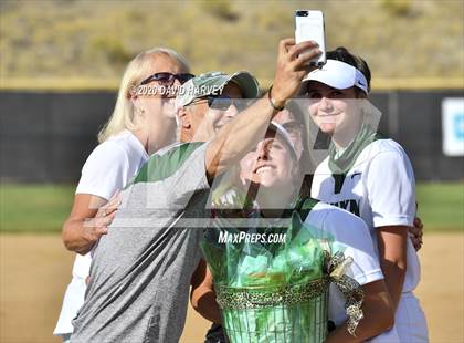 Thumbnail 3 in Golden @ D'Evelyn Softball photogallery.