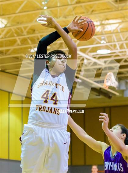 Thumbnail 1 in Stockdale vs. Charlotte (Stockdale Basketball Tournament) photogallery.