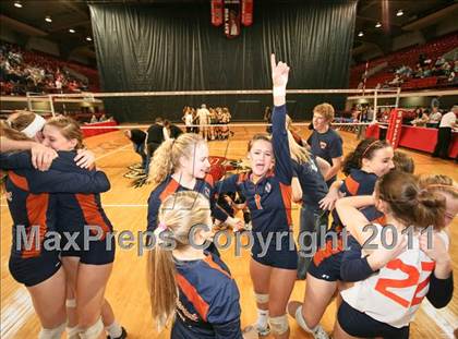 Thumbnail 3 in Northeastern vs Starmount (NCHSAA 2A Final) photogallery.