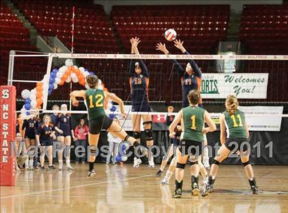 Thumbnail 3 in Northeastern vs Starmount (NCHSAA 2A Final) photogallery.