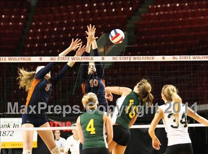 Thumbnail 3 in Northeastern vs Starmount (NCHSAA 2A Final) photogallery.