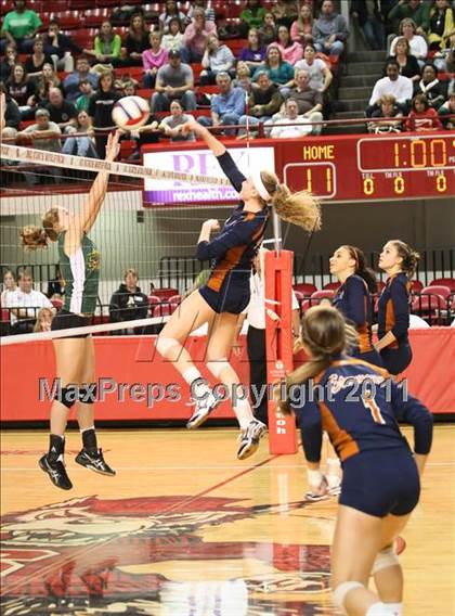 Thumbnail 2 in Northeastern vs Starmount (NCHSAA 2A Final) photogallery.