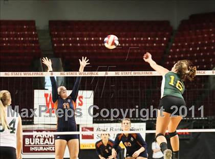 Thumbnail 3 in Northeastern vs Starmount (NCHSAA 2A Final) photogallery.