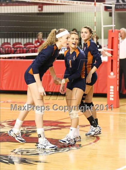 Thumbnail 3 in Northeastern vs Starmount (NCHSAA 2A Final) photogallery.
