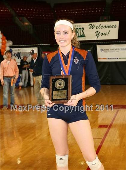 Thumbnail 3 in Northeastern vs Starmount (NCHSAA 2A Final) photogallery.