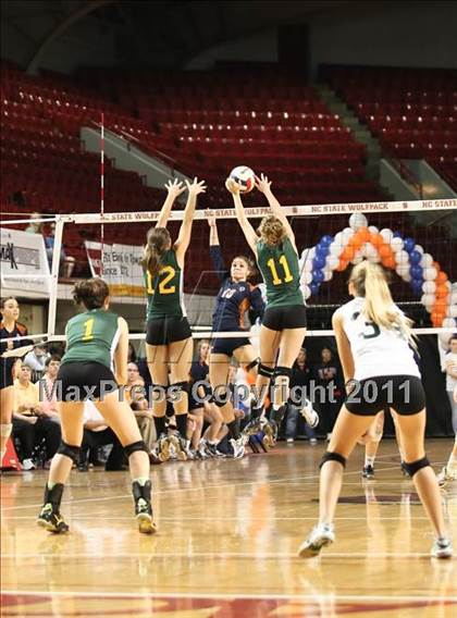Thumbnail 3 in Northeastern vs Starmount (NCHSAA 2A Final) photogallery.