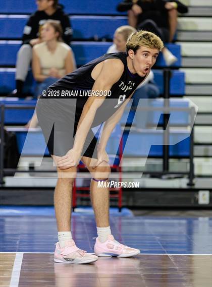 Thumbnail 1 in Eaglecrest vs Discovery Canyon (CHSAA 5A Round 1) photogallery.