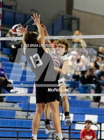 Thumbnail 2 in Eaglecrest vs Discovery Canyon (CHSAA 5A Round 1) photogallery.