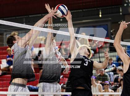 Thumbnail 3 in Eaglecrest vs Discovery Canyon (CHSAA 5A Round 1) photogallery.