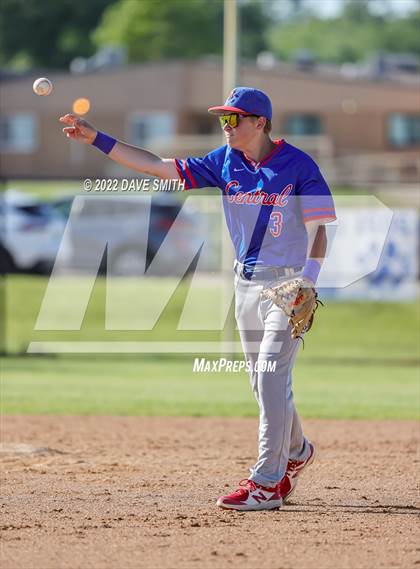 Thumbnail 1 in Davenport Central @ Central DeWitt photogallery.