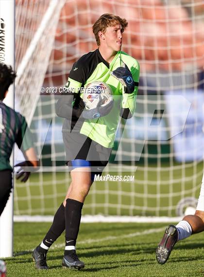 Thumbnail 2 in Green Canyon vs. Mountain Crest (UHSAA 4A Final) photogallery.