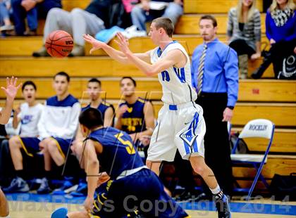 Thumbnail 2 in Rocklin vs River City (Rocklin Holiday Classic) photogallery.