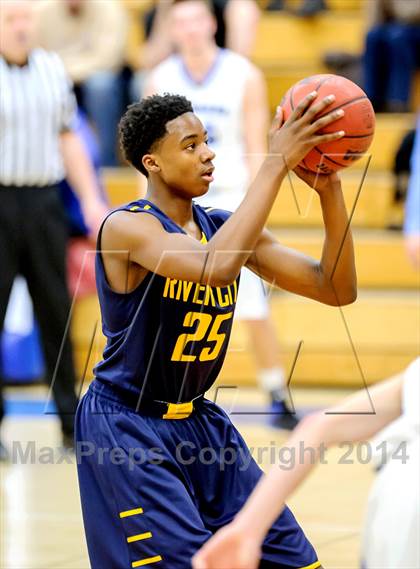 Thumbnail 3 in Rocklin vs River City (Rocklin Holiday Classic) photogallery.