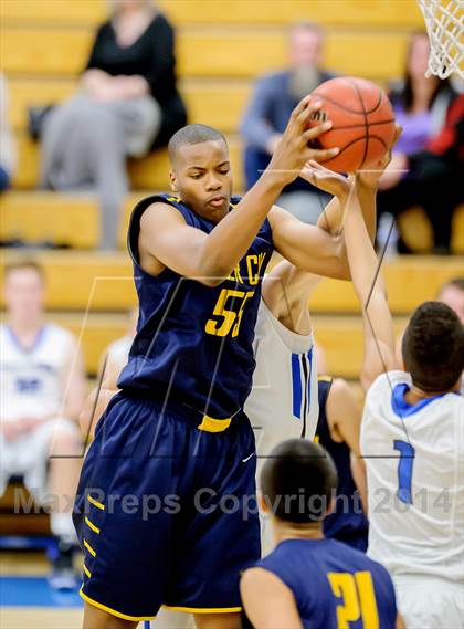 Thumbnail 2 in Rocklin vs River City (Rocklin Holiday Classic) photogallery.