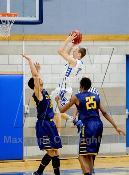 Thumbnail 3 in Rocklin vs River City (Rocklin Holiday Classic) photogallery.