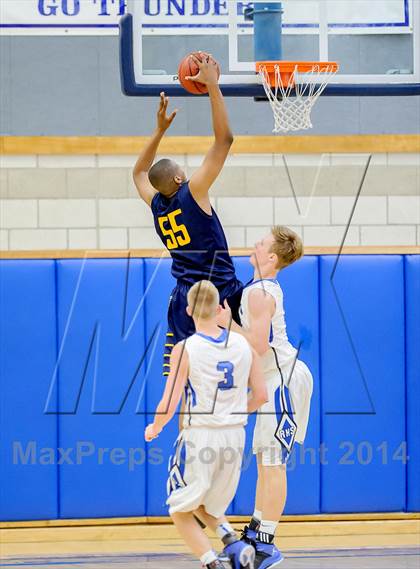 Thumbnail 3 in Rocklin vs River City (Rocklin Holiday Classic) photogallery.