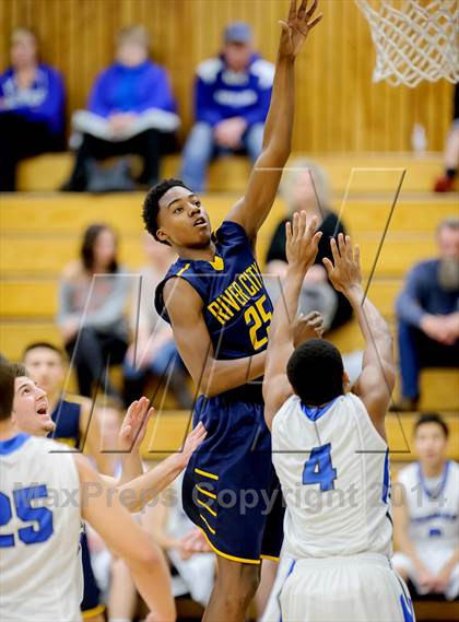 Thumbnail 1 in Rocklin vs River City (Rocklin Holiday Classic) photogallery.