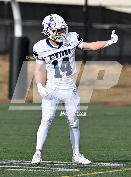 Thumbnail 1 in Newtown vs New Canaan (CIAC Class L SemiFinal) photogallery.