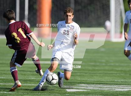 Thumbnail 2 in Harrison vs. Arlington B (White Plains Kickoff Classic) photogallery.