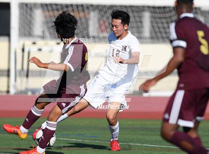 Thumbnail 1 in Harrison vs. Arlington B (White Plains Kickoff Classic) photogallery.