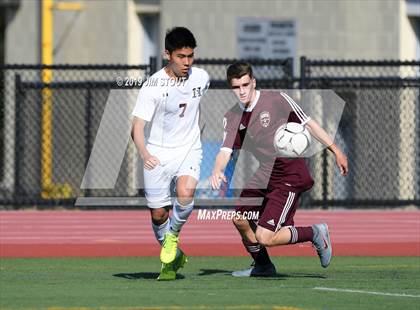 Thumbnail 2 in Harrison vs. Arlington B (White Plains Kickoff Classic) photogallery.