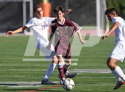 Thumbnail 2 in Harrison vs. Arlington B (White Plains Kickoff Classic) photogallery.