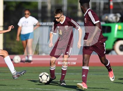 Thumbnail 3 in Harrison vs. Arlington B (White Plains Kickoff Classic) photogallery.