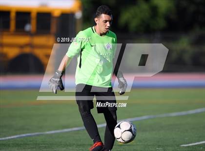 Thumbnail 1 in Harrison vs. Arlington B (White Plains Kickoff Classic) photogallery.