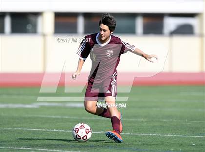 Thumbnail 2 in Harrison vs. Arlington B (White Plains Kickoff Classic) photogallery.