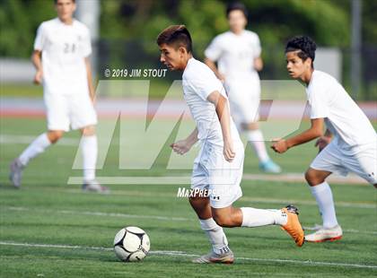 Thumbnail 2 in Harrison vs. Arlington B (White Plains Kickoff Classic) photogallery.