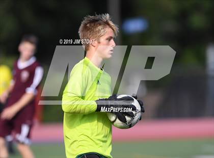 Thumbnail 2 in Harrison vs. Arlington B (White Plains Kickoff Classic) photogallery.